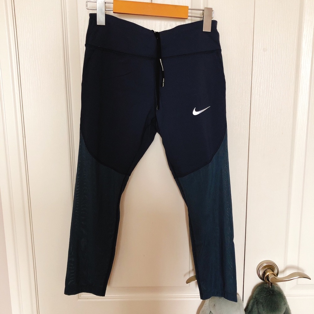 Nike sport/yoga leggings 3/4 length